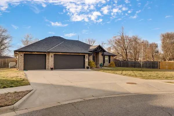 4259 W Orchard LN, Battlefield, MO 65619