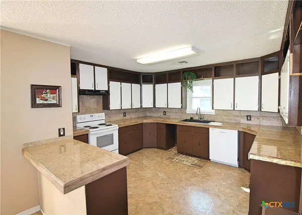 1001 E Main ST, Little River Academy, TX 76554