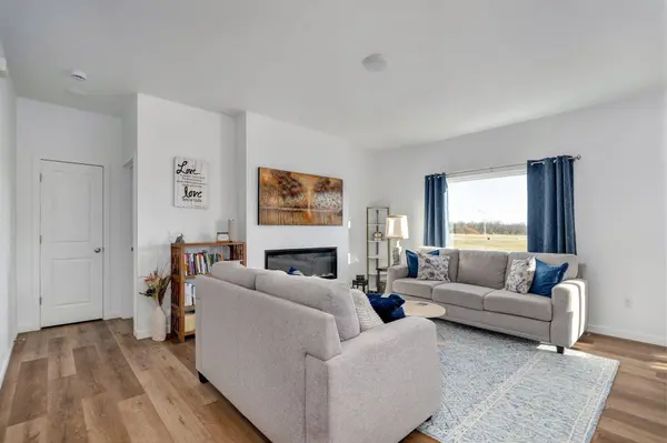 3974 E Wilson's Valley BLVD, Brookline, MO 65619