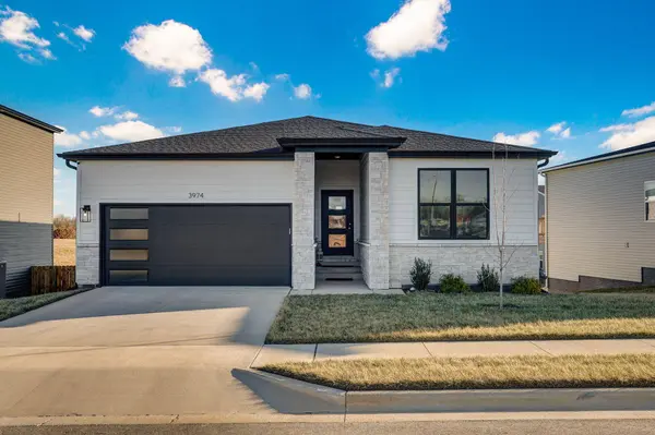 3974 E Wilson's Valley BLVD, Brookline, MO 65619