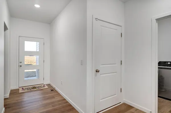 3974 E Wilson's Valley BLVD, Brookline, MO 65619