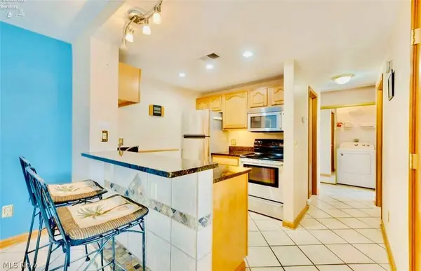 208 Clinton Reef DR, Port Clinton, OH 43452