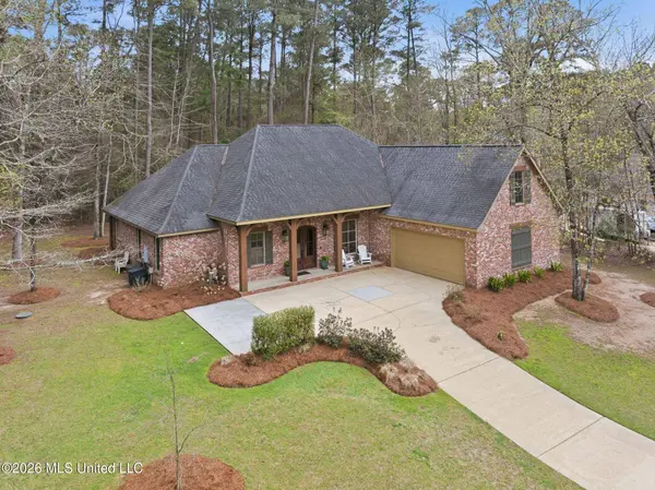 17 Parsons Creek Road, Hattiesburg, MS 39402