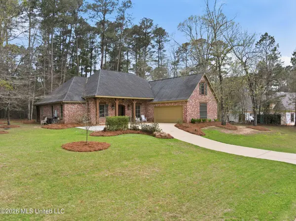 17 Parsons Creek Road, Hattiesburg, MS 39402