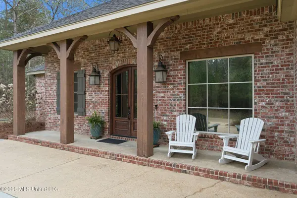 17 Parsons Creek Road, Hattiesburg, MS 39402