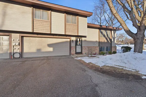 3914 Brookdale CIR N, Minneapolis, MN 55443