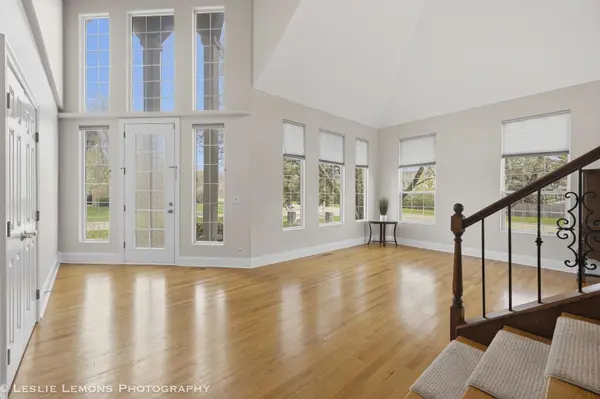 492 Bond DR, Batavia, IL 60510