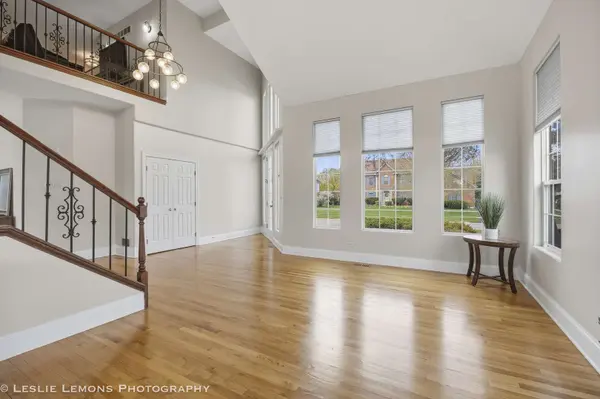 492 Bond DR, Batavia, IL 60510