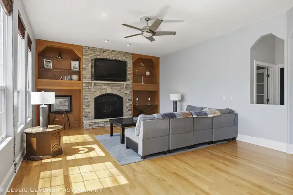 492 Bond DR, Batavia, IL 60510