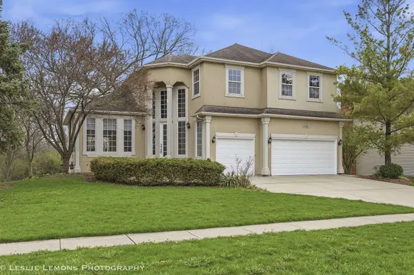 492 Bond DR, Batavia, IL 60510