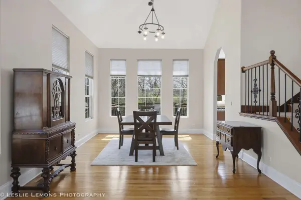 492 Bond DR, Batavia, IL 60510