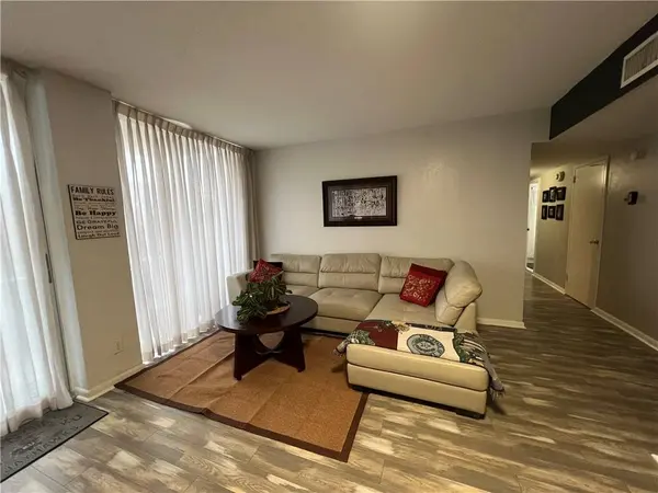 715 Upper Broadway, Corpus Christi, TX 78401