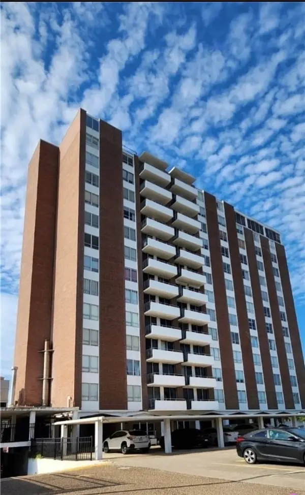 715 Upper Broadway, Corpus Christi, TX 78401