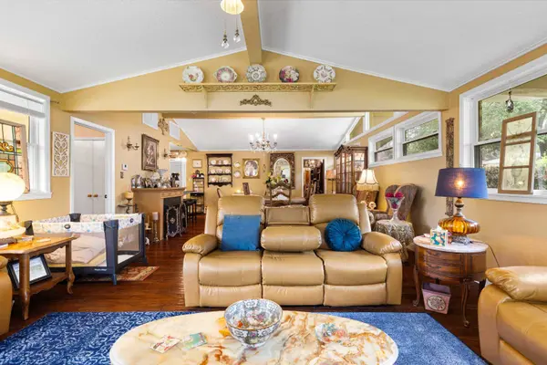 309 S Friou Street, Jefferson, TX 75657