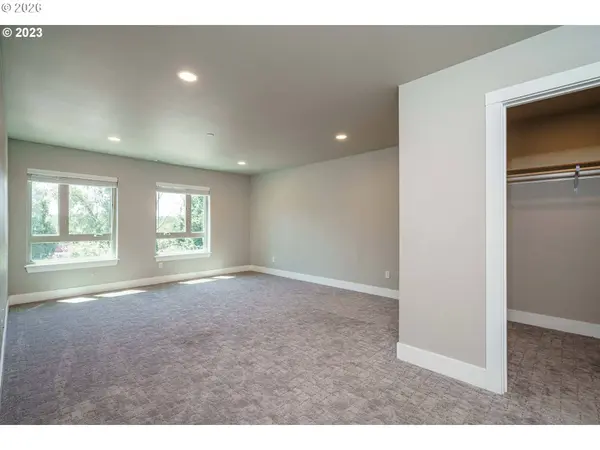 302 N BRIDGETON RD #A, Portland, OR 97217