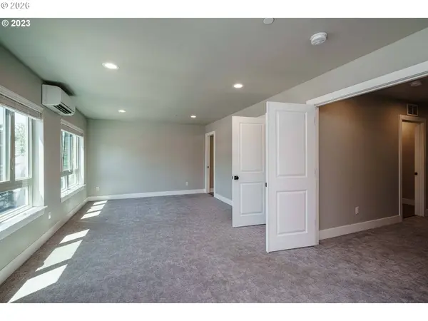 302 N BRIDGETON RD #A, Portland, OR 97217