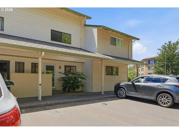 12054 N JANTZEN BEACH AVE, Portland, OR 97217