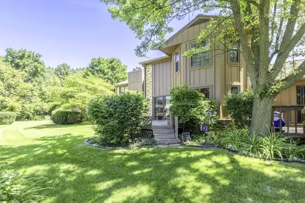1832 Burning Bush Court, Rochester Hills, MI 48309