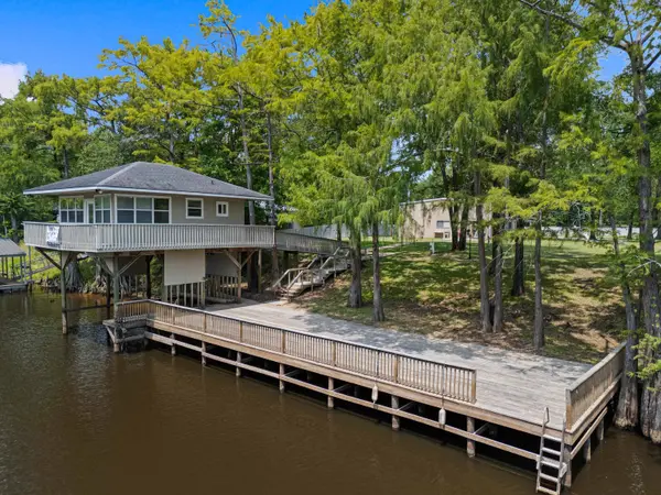 176 MA County Road 3215