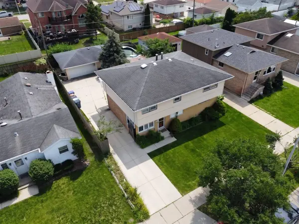 5711 W 87TH PL, Oak Lawn, IL 60453