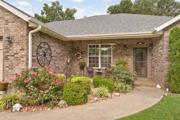 5824 S Geranium LN, Battlefield, MO 65619