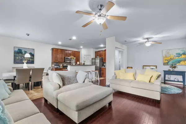 10051 Fallen Woods Dr, Houston, TX 77080-2743