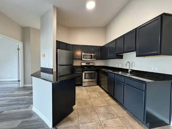 1539 RAYMOND DR #204, Naperville, IL 60563