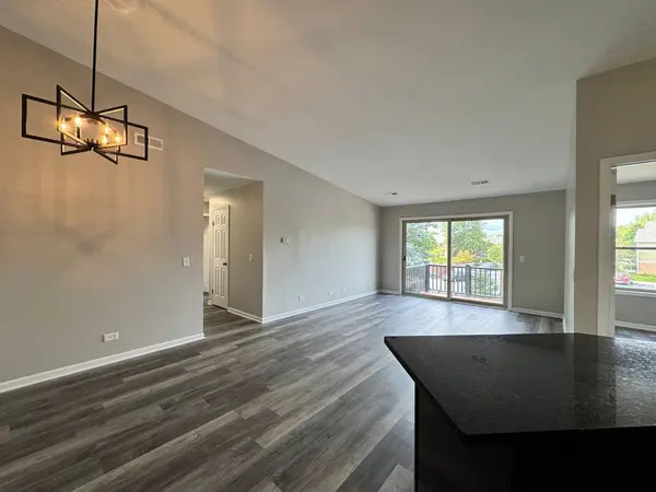 1539 RAYMOND DR #204, Naperville, IL 60563