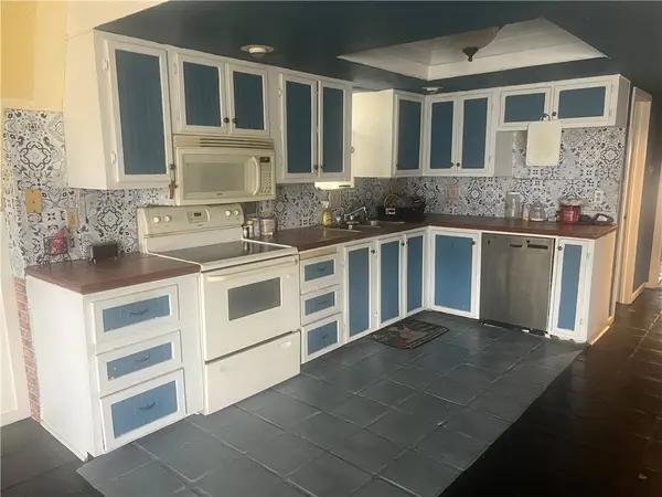 2653 Oak Grove, Beeville, TX 78102
