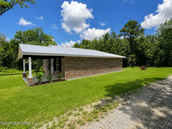 125 7th Avenue, Carriere, MS 39426