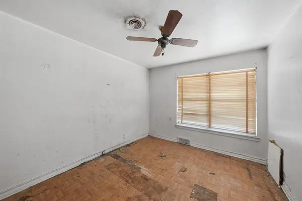 3275 S Edgefield Avenue, Dallas, TX 75224