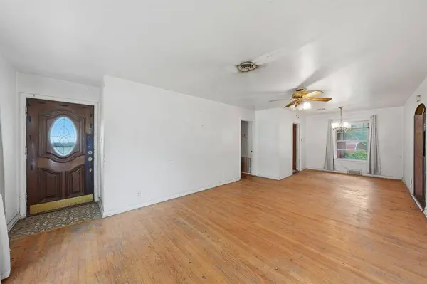 3275 S Edgefield Avenue, Dallas, TX 75224