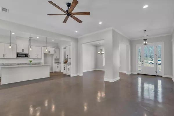 Living Room Into Kitchen