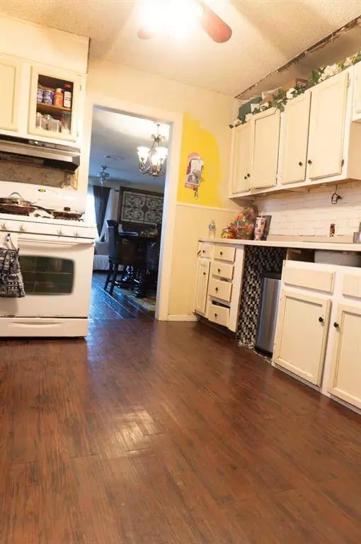 302 W 6th Street, Lancaster, TX 75146