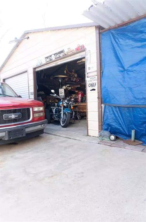 302 W 6th Street, Lancaster, TX 75146