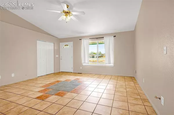 655 S Dumont DR, Pueblo, CO 81007