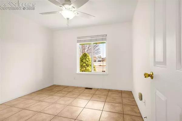 655 S Dumont DR, Pueblo, CO 81007