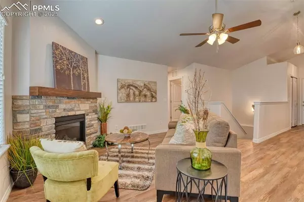 6820 Simcoe DR, Colorado Springs, CO 80925