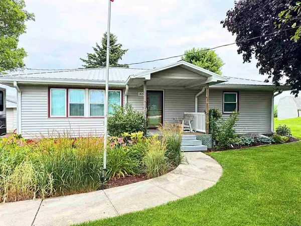 703 E State, Williamsburg, IA 52361