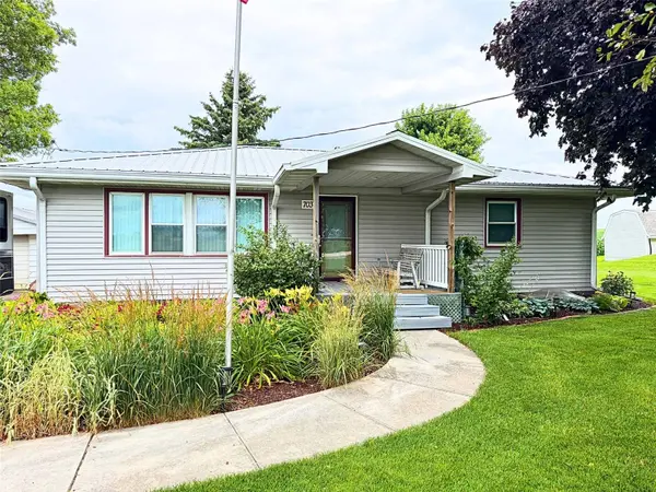 703 E State ST, Williamsburg, IA 52361