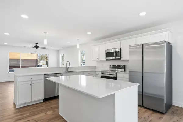 225 Clymer RD, Hiawatha, IA 52233