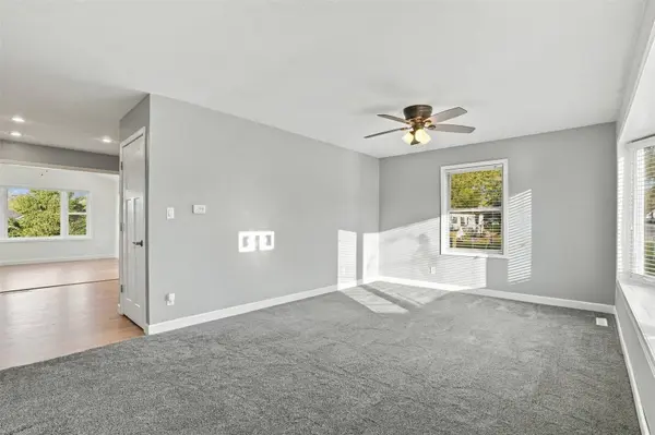 100 S Ely ST, Walker, IA 52352