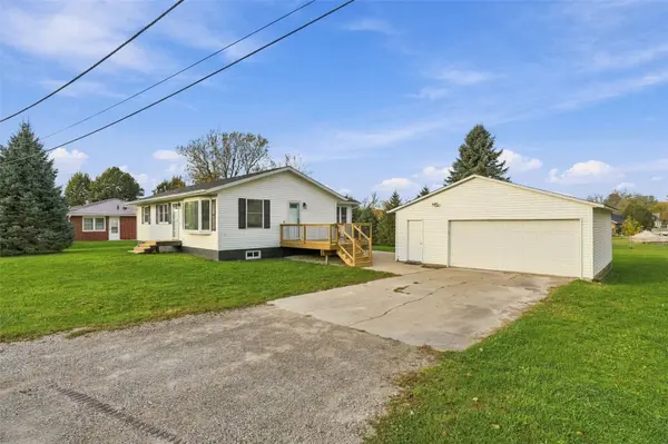 100 S Ely ST, Walker, IA 52352