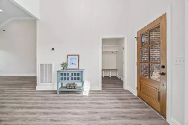 200 Creekside Dr, Lewisburg, TN 37091