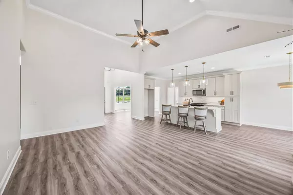 200 Creekside Dr, Lewisburg, TN 37091