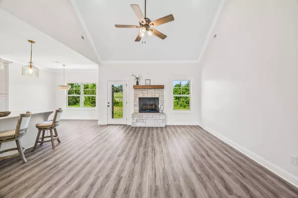 200 Creekside Dr, Lewisburg, TN 37091