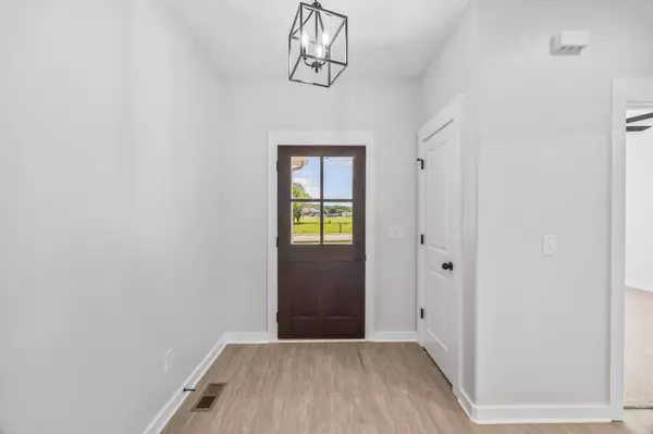 198 Creekside Dr, Lewisburg, TN 37091