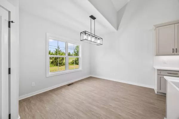 198 Creekside Dr, Lewisburg, TN 37091