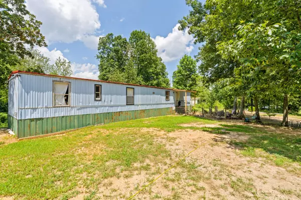 341 Mount View Dr, Hohenwald, TN 38462