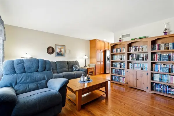 4621 Midway DR NW, Cedar Rapids, IA 52405